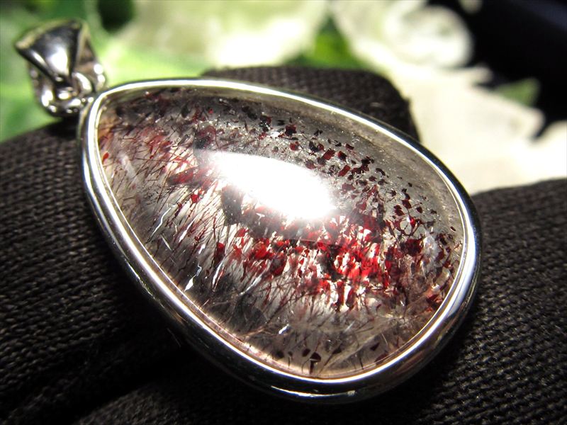 楽天ComRose●S級【レッドスーパーセブン ドロップ型 ペンダントトップ】縦20mm 重さ4.3g 透明感抜群 金属光沢有り たっぷりキラキラゲーサイト バイヤー厳選 Silver925 極上一点物【ブラジル産】【pe-s】 パワーストーン 天然石