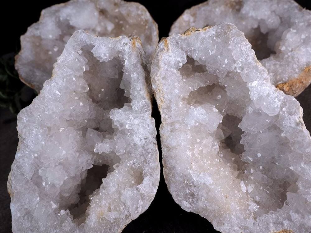 ●【モロッコ産ジオード 晶洞 水晶 原石】約1kg-2kg 希少鉱物共生タイプも! 完全浄化に 極上キラキラ水晶【モロッコ産】【cl-p】 パワーストーン 天然...