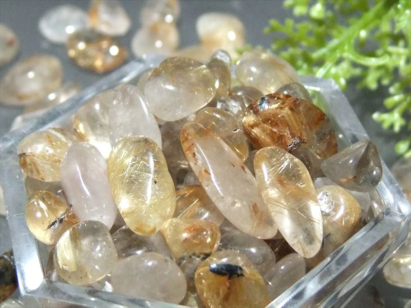 【激安宣言】●中粒【つるんと丸タイプ ゴールドルチルクォーツ サザレ】200g【約6ミリ-18ミリ】金運 勝負運 針入り水晶さざれ【geki】【sa-s】のサムネイル