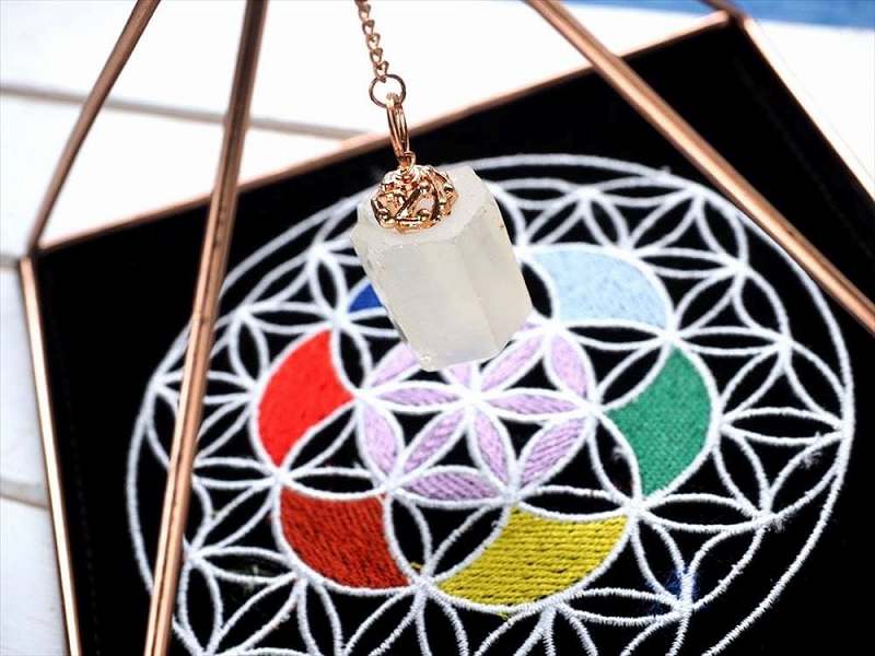 【水晶ポイント付 カッパー(銅)エナジャイザー】サイズ幅約15cm 高さ約12cm フラワーオブライフでパワー倍増 美しく輝く魔術師の石 銅製ピラミッドテント エネルギーを伝える金属