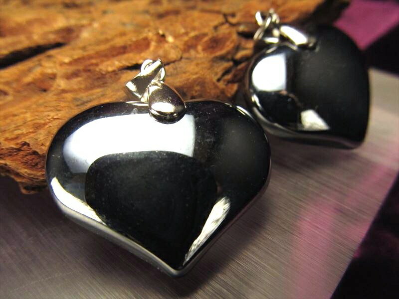 ●【テラヘルツ鉱石 ハート型 ペンダントトップ】横約26mm 1個売り 可愛いハート型 つやつや光沢 話題の 高純度 テラヘルツ 鉱石 2020年 検査機関にて...