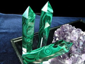●希少!【マラカイト ポイント】重さ約30g-50g前後 1個売り 自然が生み出す芸術品 魔除け・肉体と精神を癒す石 孔雀石【コンゴ産】【hos】