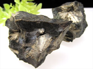 希少 国産原石【頑火輝石(エンスタタイト) 原石】1個売り 重さ70g-90g 見事な放射状の輝石【岩手県下閉伊郡川井村道又産】