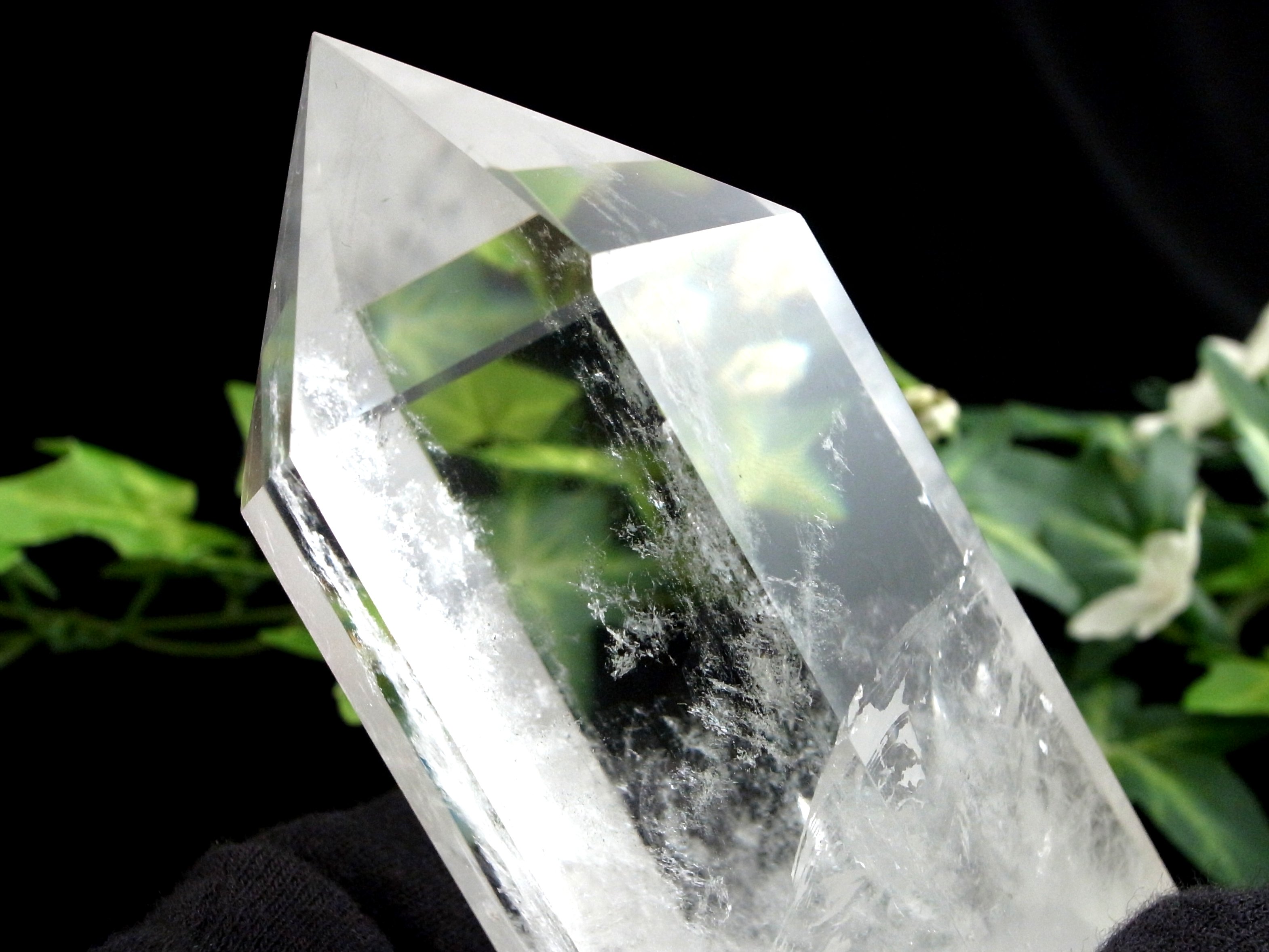  27日01_59までP5倍  天然水晶 ポイント 六角柱 重さ266.7g 極上超透...