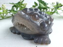 ●福運をもたらす笑顔の石【笑口メノウ 銭蛙 彫刻置物】最大幅79mm 瑪瑙 アゲート 笑福開運 幸運を運び込む 魔除けと財運の共存【ブラジル産】