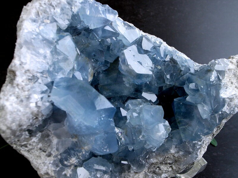 ●超透明 5A セレスタイト (天青石) クラスター 原石 イス台座付 最大幅1...