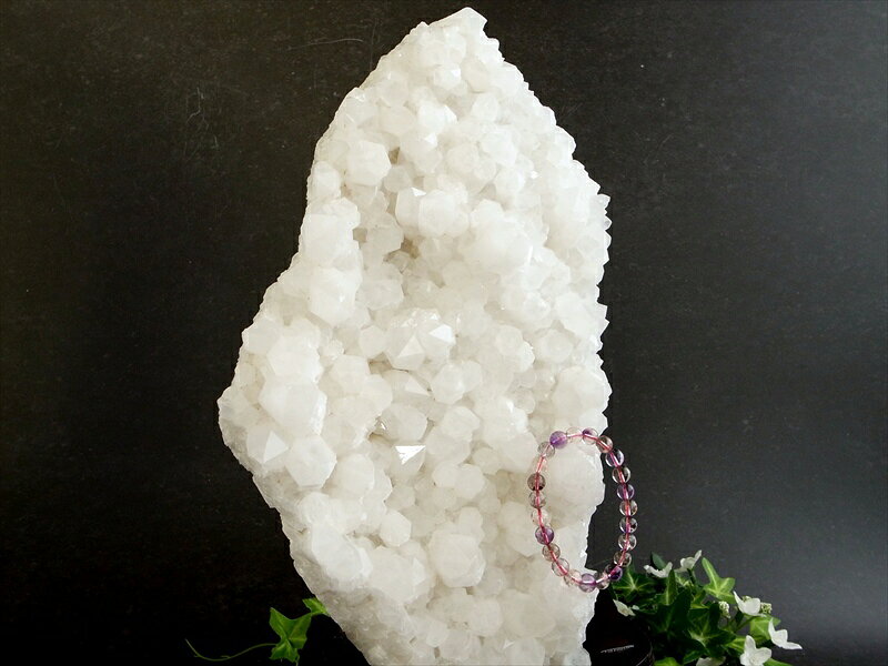  岡崎市店舗にて先行販売中 大地が育んだ光の宇宙！ 水晶 クラスター ...