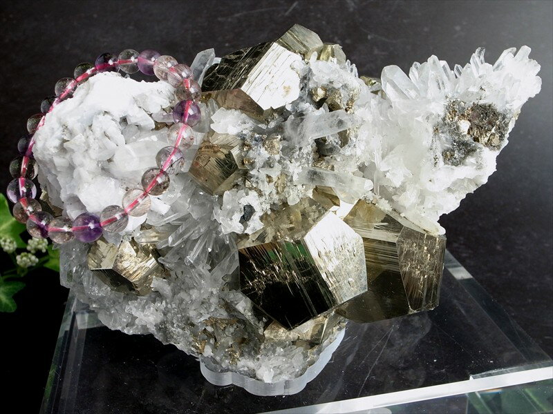  岡崎市店舗にて先行販売中 神秘の結晶群！ ミャンマー産 パイライト ...