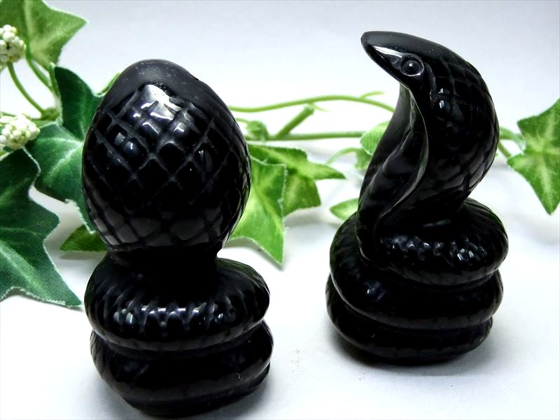 開運!【オブシディアン コブラ 彫刻置物】重さ60g-70g 高さ約60mm ヘビ インテリア...