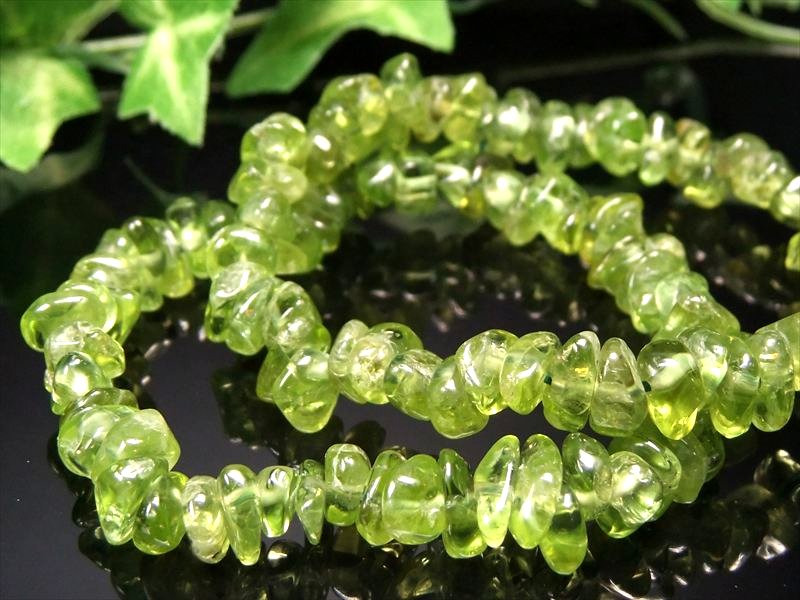 【ペリドット さざれ デザインブレスレット】石サイズ約6mm-12mm 夫婦愛・平和の象徴【ミャンマー産】パワーストーン 天然石