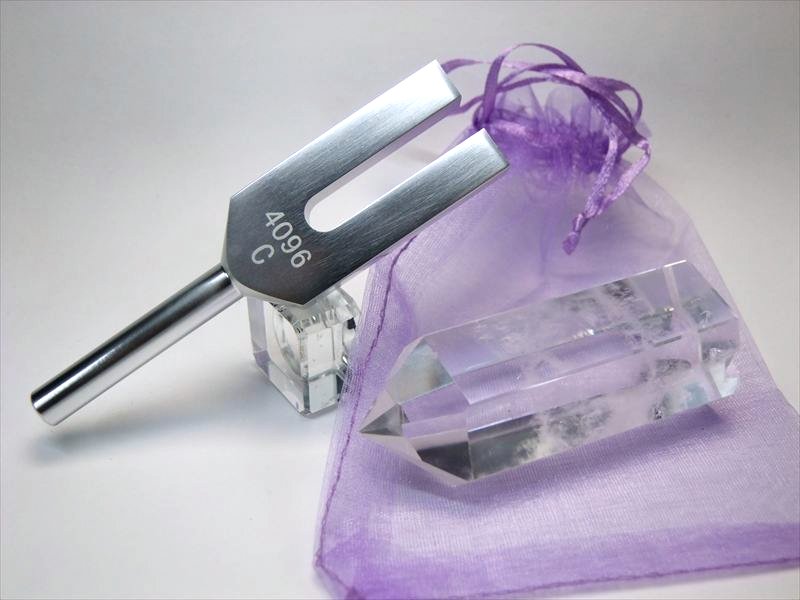 底切りタイプ ブラジル産 水晶ポイント付 クリスタルチューナー 音叉浄化...