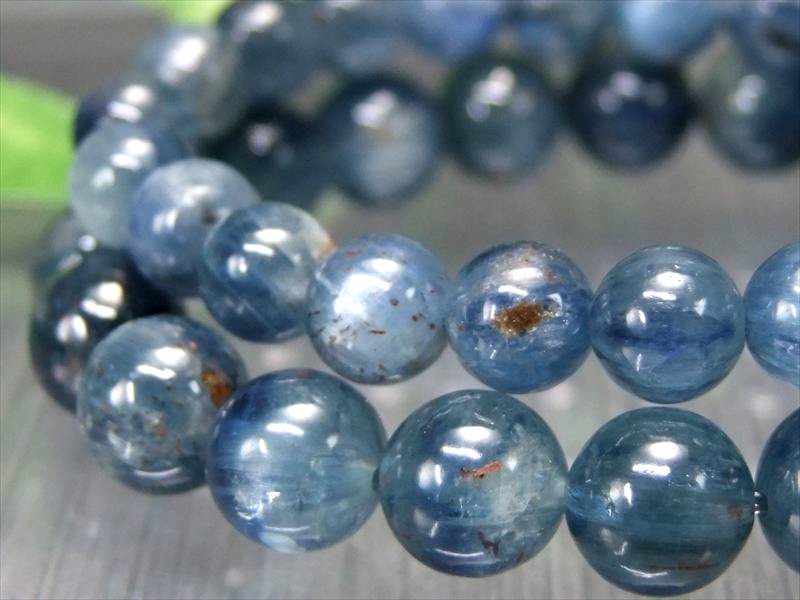 ほんのりガーネット入り【ブルーカイヤナイト ブレスレット】約9.5mm-10mm×20珠前後 独特の美しい濃色ブルー 艶感抜群 シラー入り インスピレーションを高める石 【ブラジル産】 パワーストーン 天然石
