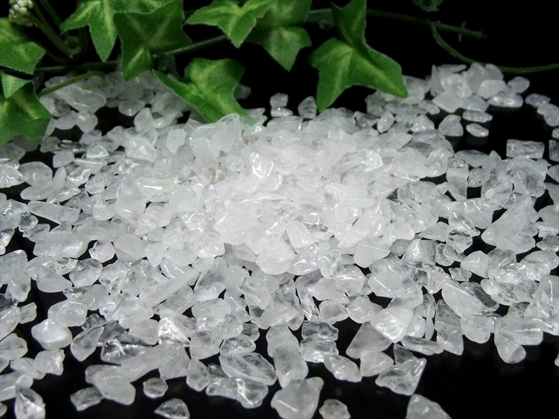 輝く純白 スノーホワイトクリスタル(白水晶) さざれ 約200g 粒の大きさ...
