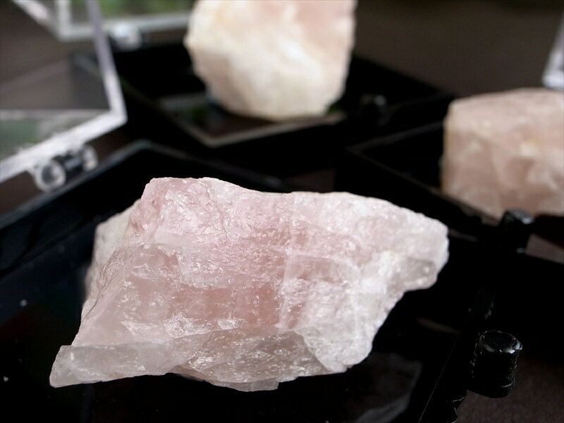 希少 国産原石 Mサイズ ローズクォーツ 原石 1個売り サイズ53mm×53mmの...