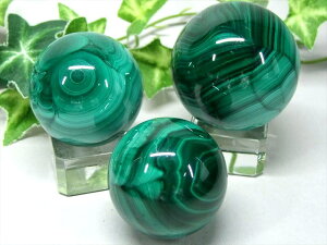 流動的な模様くっきり【マラカイト(孔雀石)丸玉】直径約38mm-40mm 美麗繊細模様 濃厚グリーン 魔除け 肉体と精神を癒す石 大人気のスフィア【コンゴ産】