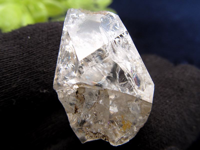 店頭展示中【ハーキマーダイヤモンド(ハーキマー水晶)結晶】 28mm 約25g(ケース含めて) 透明 両剣水晶 インテリアや鉱物標本としても 1点物【ニューヨーク州 ハーキマー地区産】