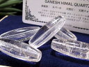 ランダムでお届け【ガネーシュヒマール産 水晶 天珠型ビーズ石】長さ約30-31.5mm 神に最も近い場所で採掘される「神が宿る水晶」ギャランティーカード付属【ネ...