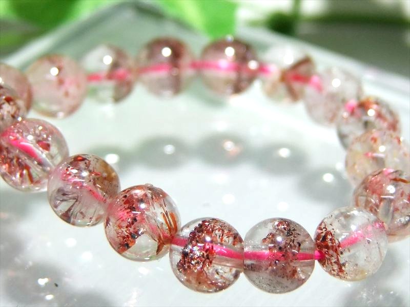 楽天ComRose3A+ 内容物たっぷり！ 【ストロベリークォーツ ブレスレット】6.5mm-7mm×29珠 きらきらレピドクロサイト 苺水晶 1点もの【ブラジル産】 パワーストーン 天然石