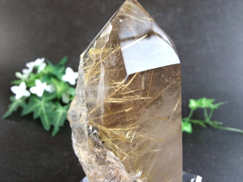 迫力の母岩残し 5A【ゴールドタイチンルチルクォーツ 半面ポリッシュ原石 専用台付き】高さ約167mm 重さ約1236g 激レア 煌めき板状タイチン金針 一点もの【ブラジル産】