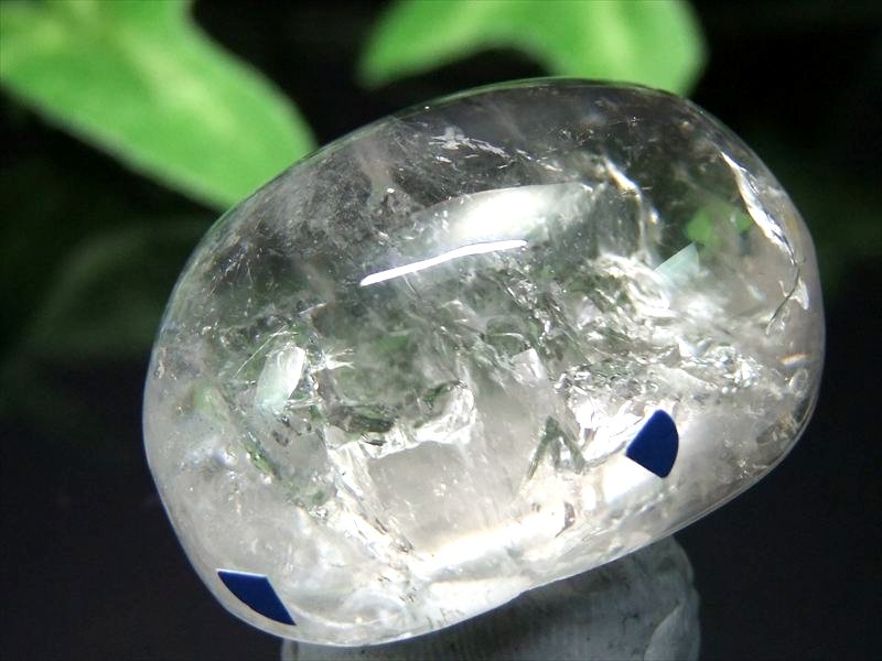Rakuten - 古代の水入り【水晶 磨きタンブル】最大幅30mm 重さ17.4g オーバル型 強力な癒しの力 古代の水を封入した水晶 最強のお守り 1点物【ブラジル産】 パワーストーン 天然石