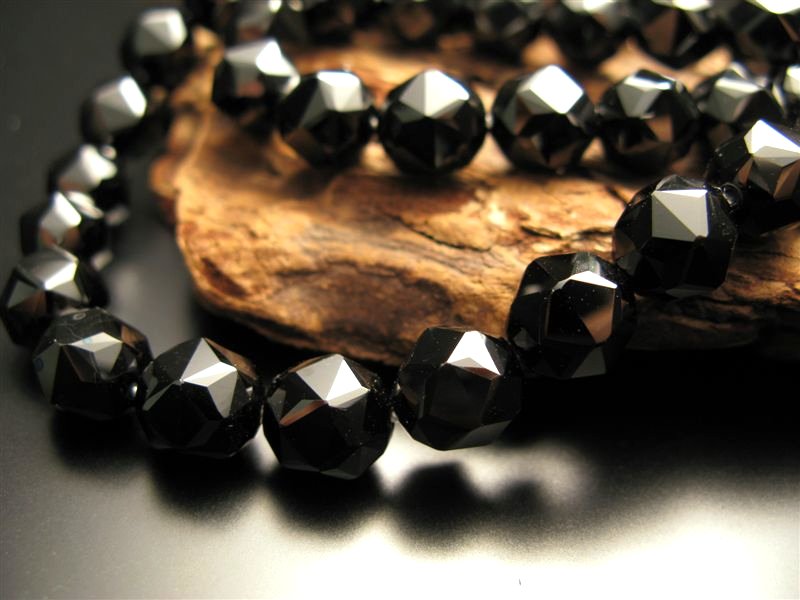●4A【6mm珠 ブラックスピネル スターカット】一連 約38-40cm 希少【rn-p】