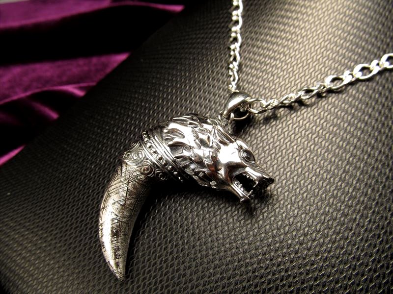 ●【激安宣言】【ギベオン ウルフファングペンダントトップ】縦約43.5mm 1個売り SILVER925メテオライト(隕石)【ナミビア・ハルダブ州産】【geki...