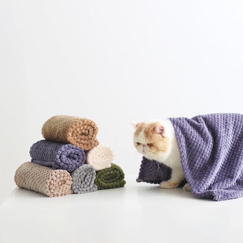 ペット用毛布 犬猫用マット ベッド 秋冬用 防寒 保温 暖かい ふわふわ ふかふか 寝具 敷物 抜け毛防止 クッション 柔らかい 通気性 高級感 犬 猫 ペット用品 マットレス 大きいサイズ ゆったり 体型カバー ペットハウス