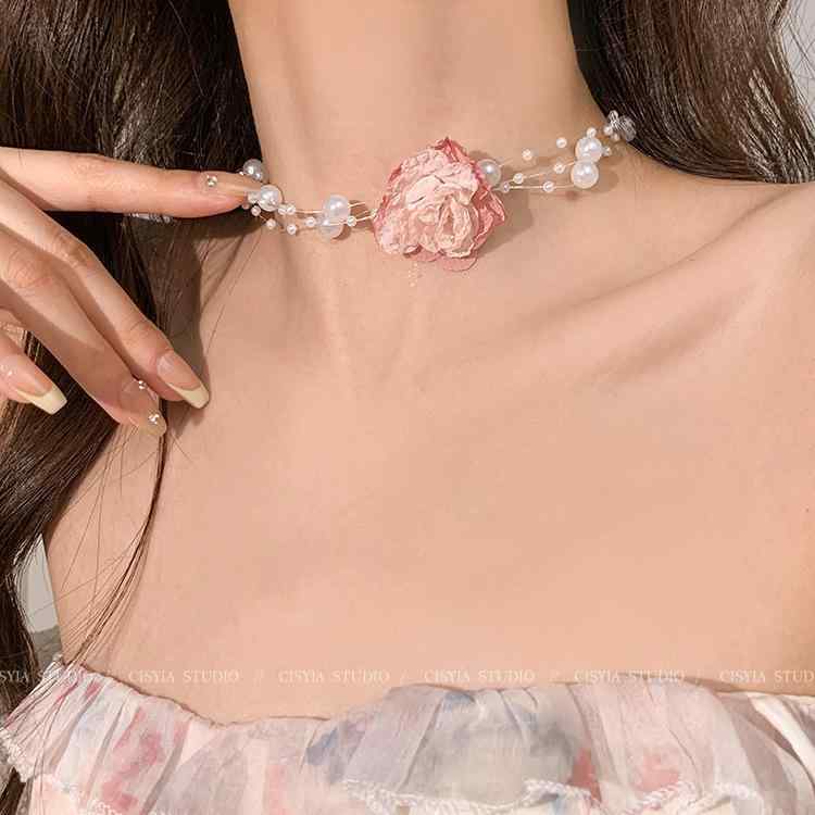 ネックレス レディース かわいい 花モチーフ チョーカー パール系 ジュエリー 首飾り フェミニン アクセサリー 首輪 チャーム付き デイリー 通勤用 通学用 パーティー 上品 華奢 軽量 高見え エレガント きれいめ 大人かわいい おしゃれ プレゼント