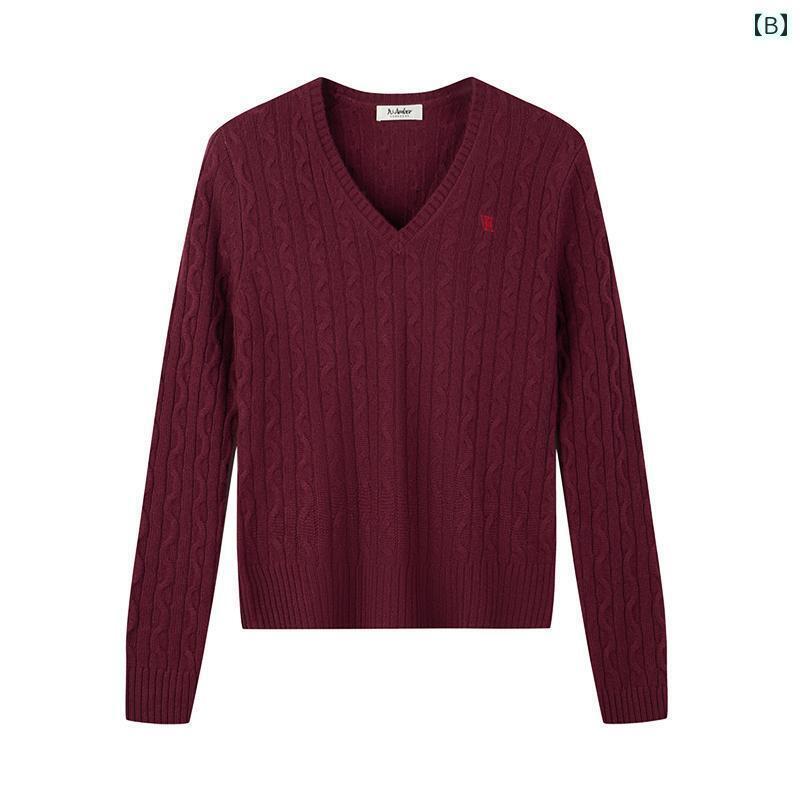 WAmberのは2025春の早い時期に登場するマカロンカラーのVネックで絞り模様が施長袖ニットセーターです。羊毛と羊毛混紡のマテリアルでできており麻のような模様が特徴です。