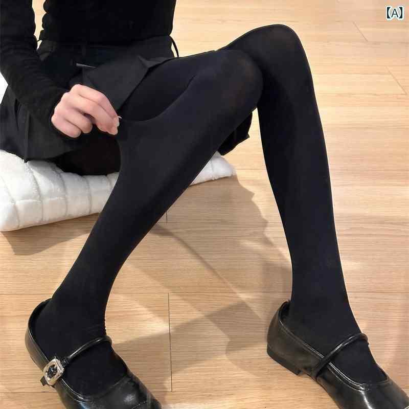 細見え効果抜群の押さえつけタイツ。春早秋向きのワンカラータイツで薄手のフェイクスエードでランニン..