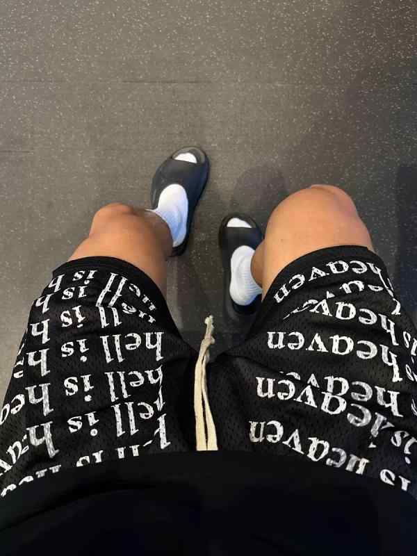 ショートパンツ メンズ 男性用 短パン ハーフパンツ 五分丈 膝上 丈 バスケットボールパンツ バスケパンツ スポーツウェア トレーニングパンツ フィットネスパンツ メッシュ 通気性 速乾性 伸縮性 ドローストリング ウエストゴム 紐付き カジュアル ス