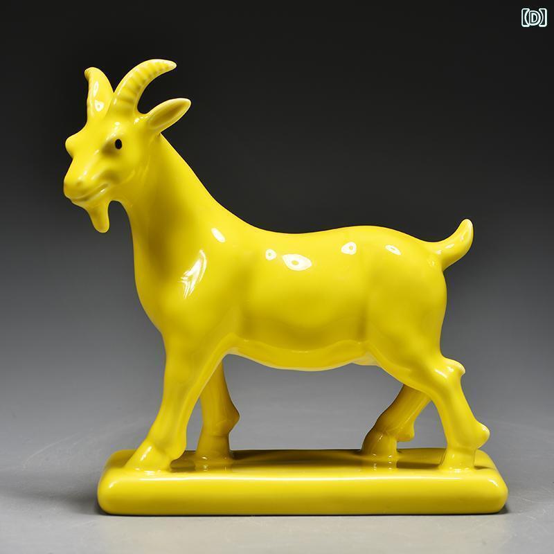 　ホビー　雑貨　装飾品 黄色の セラミック 羊の 飾り 中国 十二支の ヤギの マスコット コーナー 充填..