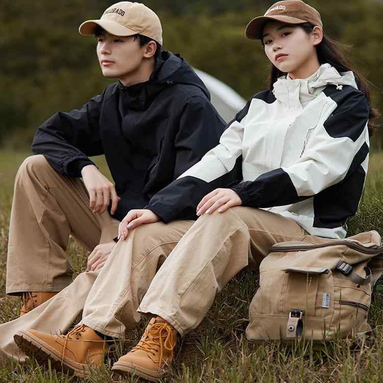 マウンテンパーカー 男女兼用 アウター 登山服 アウトドア ジャケット 山系 登山用 防風 防水 透気 軽量 耐久性 撥水性 高機能 普段使い 通勤通学 カジュアル ストリート おしゃれ シンプル ゆったり 体型カバー 大きいサイズ 長袖 ジップアップ