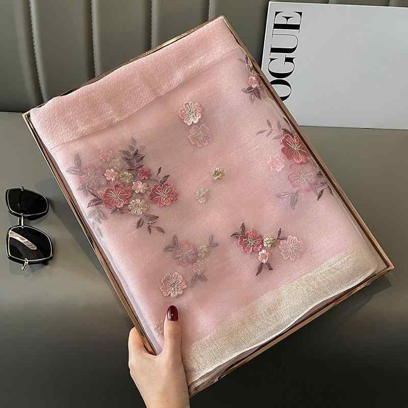 ショール レディース シルク調 スカーフ 絹風 蘇州刺繍 大判 ストール マフラー 襟巻き 首元カバー 冷房対策 日焼け防止 高級感 上品 エレガント きれいめ 大人かわいい おしゃれ フォーマル カジュアル 普段使い お呼ばれ 結婚式 披露宴 冠婚葬祭