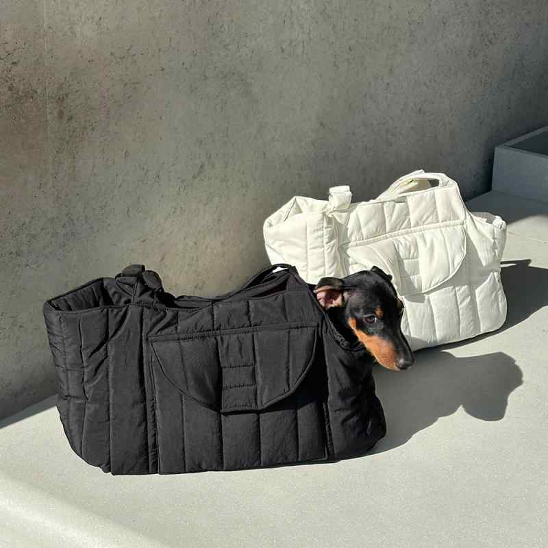 ペットキャリー バッグ 小型犬用 鞄 お出かけ用 ポータブル 抱っこ紐 ショルダーバッグ シンプル おしゃれ デザイン性 軽量 通気性 丈夫 耐久性 キャリーケース 散歩用 旅行用 お散歩バッグ おでかけバック ペットバッグ 小型犬 中型犬 子犬 猫 う