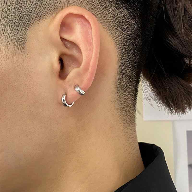 メンズ イヤリング クール S925 スター リング シルバーの シンプル イヤリング。 ...