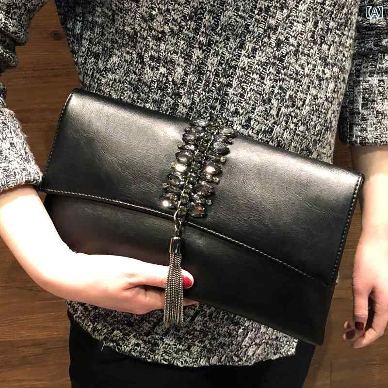 おしゃれ クラッチバッグ レディース クラッチバッグ レディース 2025大容量 クロス ボディバッグ レトロ ラインストーン クラッチ タッセル ソフトレザー スモールバッグ
