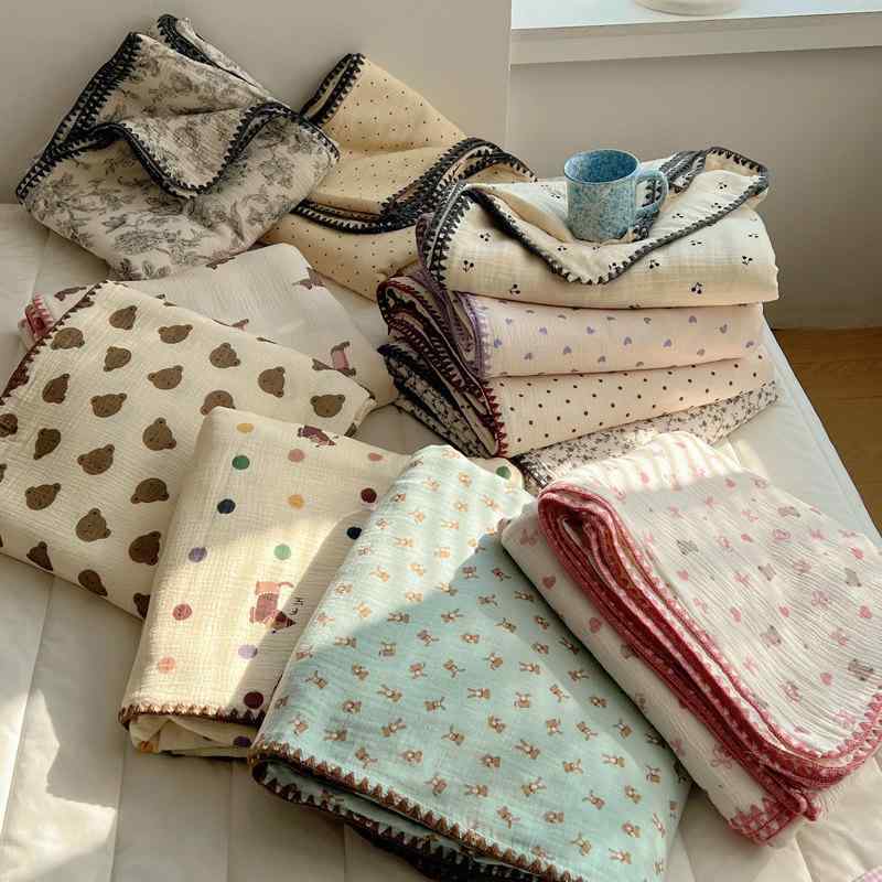 ブランケット ベビー用 キッズ用 肌掛け 綿100% 皺加工 ガーゼ生地 かわいい カートゥーン柄 敷き毛布 昼寝用 出産祝い 洗濯機可能 柔らかい 通気性 吸湿性 軽量 高品質 四季通用 オフィス ソファ用 ひざ掛け 室内用 持ち運び 便利 オールシーズ