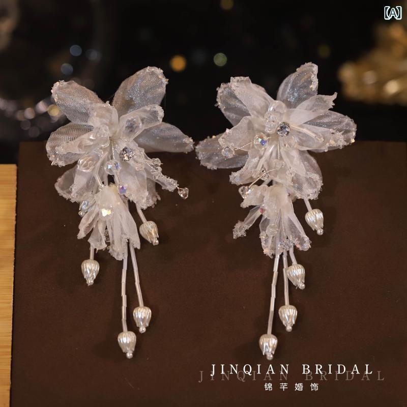 キュート イヤリング フェアリーの 夢のような 崩れた ラインストーンの 透明な 白い ガーゼの 花びらの 花嫁の ウェディング イヤリング スタジオ 写真 旅行 写真の 日常の アクセサリー