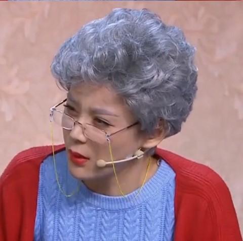 女性用 かつら 向け グレー ウィッグ レディース ショート カール シルバーヘア ステージ パフォーマンスおばあちゃんおばあちゃん フェイク ヘッド ピース