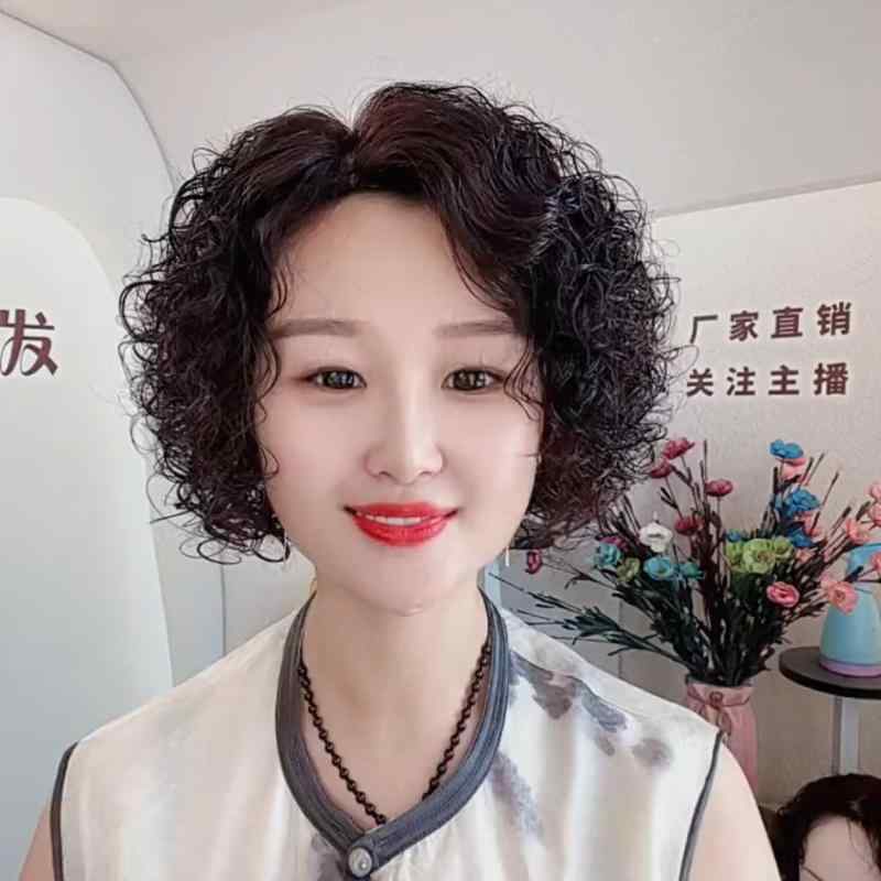 女性用 かつら のお母さんの 巻き 毛の 女性用 ウィッグ フル ヘッド セット 自然 ふわふわ 年齢を 減らす の 髪