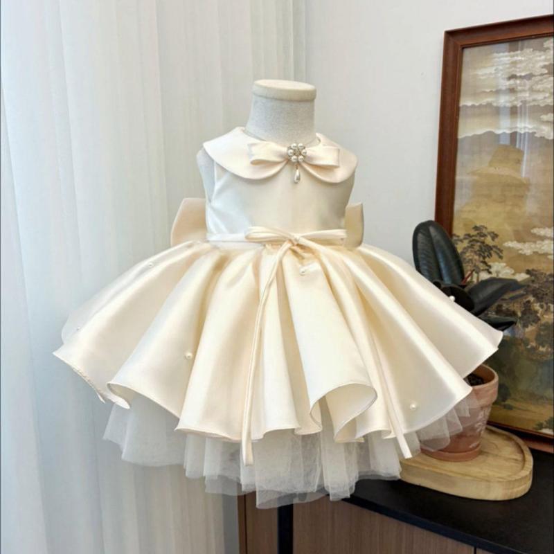 ワンピース キッズ 女の子 子供用 ベビー ドレス サテン フォーマル 発表会 結婚式 花童 ホワイト 白 無地 誕生日 七五三 記念撮影 ピアノ発表会 パーティー 舞台衣装 高級感 華やか 上品 クラシック 膝丈 フレア Aライン ノースリーブ ラウン