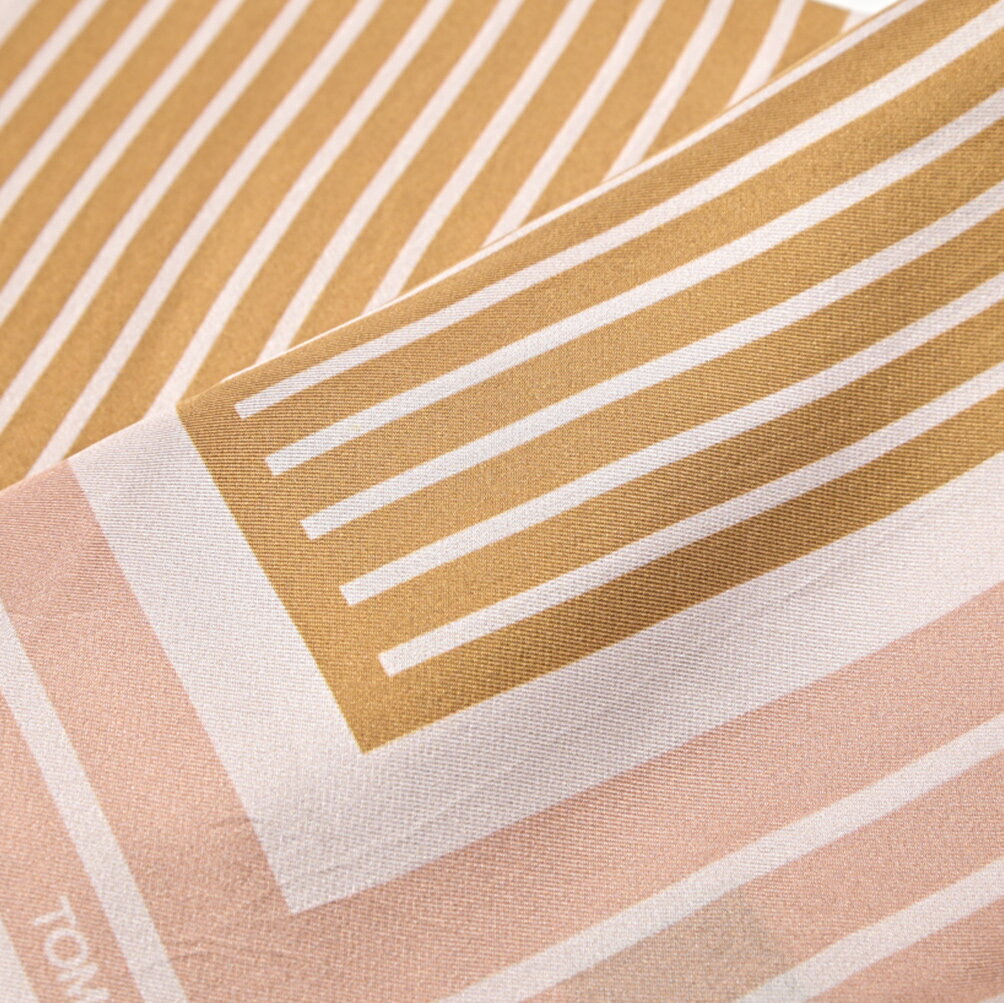 �ȥ�ե����� TOM FORD �ݥ��åȥ����� ��� ���륯 100% ���� �֥饦�� �����ꥢ �֥��� MADE IN ITALY �ե����ޥ� �ѡ��ƥ��� �뺧�� ���ե� �ץ쥼���