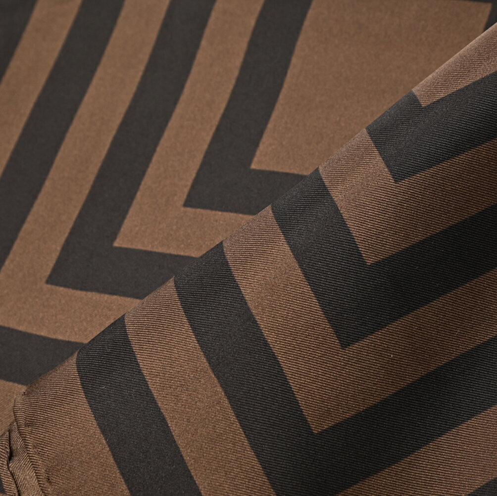 �ȥ�ե����� TOM FORD �ݥ��åȥ����� ��� ���륯 100% ������ �֥饦�� �����ꥢ �֥��� MADE IN ITALY �ե����ޥ� �ѡ��ƥ��� �뺧�� ���ե� �ץ쥼���