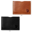 【品番】77308 【カラー】 249.Leather Cognac 550.Black ※ブラウザやお使いのモニター環境により、掲載画像と実際の商品の色味が若干異なる場合があります 【素材】レザー100％ 【重さ】約30g 【外寸】10×7.3cm 【機能】ポケット×3 ■スウェーデン製のプレミアムなベジタブルタンニンレザー使用。 レザーならではの経年変化（エイジング）を楽しめます。 素材の特性上、色ムラや細かなキズが稀に見られる場合がございますが、不良品ではございませんので予めご了承下さいませ。