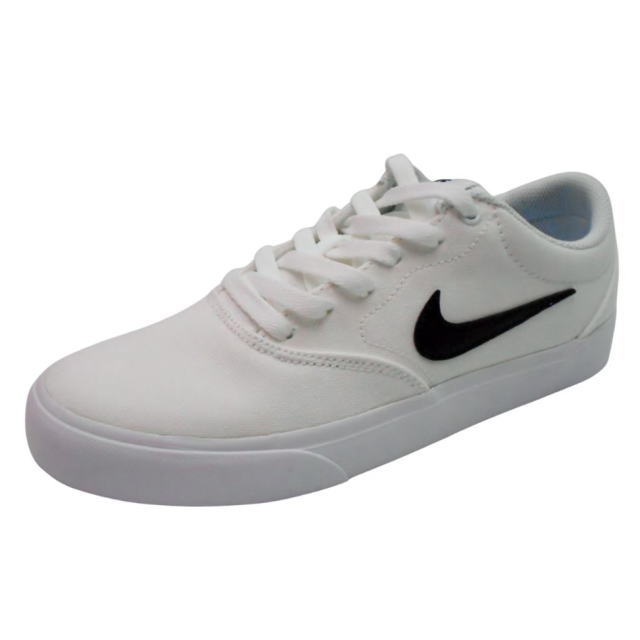 ナイキ チャージ キャンバス　IB2748-101スケートボード スニーカー　ホワイト/ブラック