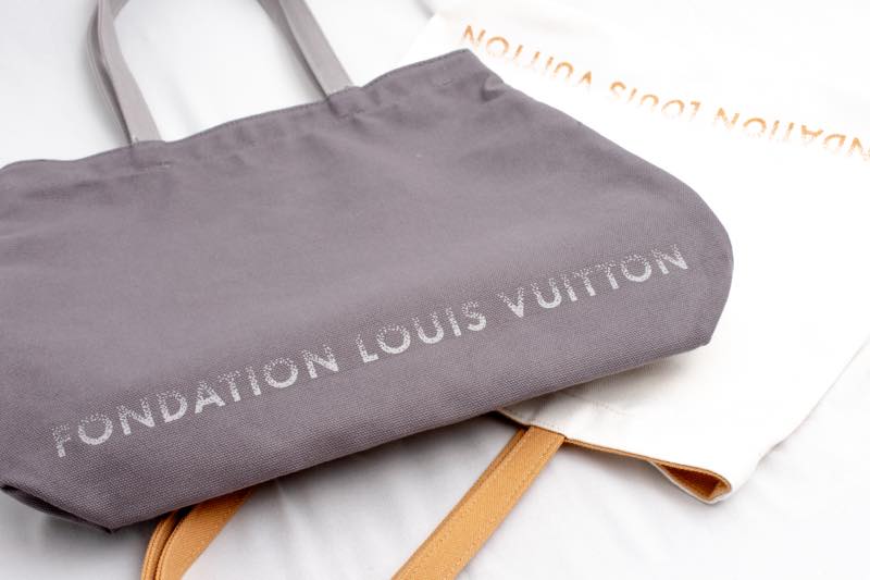 フォンダシオン ルイ・ヴィトン FONDATION LOUIS VUITTON / FLV美術館 限定 トートバッグ #Canvas Tote Bag White/Gray【新品 正規品】