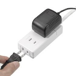 �ڥȥ�٥륰�å��ۡڳ������Ű��б��� YAZAWA �����ѥޥ���Ѵ����å� 3�ĸ� �Ÿ����å� 1m ��Ĺ�����֥� �ۥ磻�� HPM6AC3WH