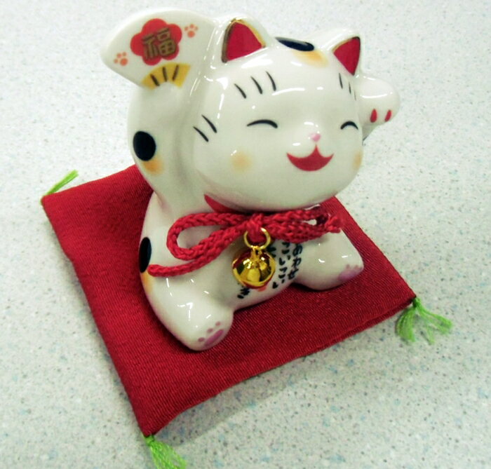 【お土産品】 置物 彩絵大福招き猫 [2]