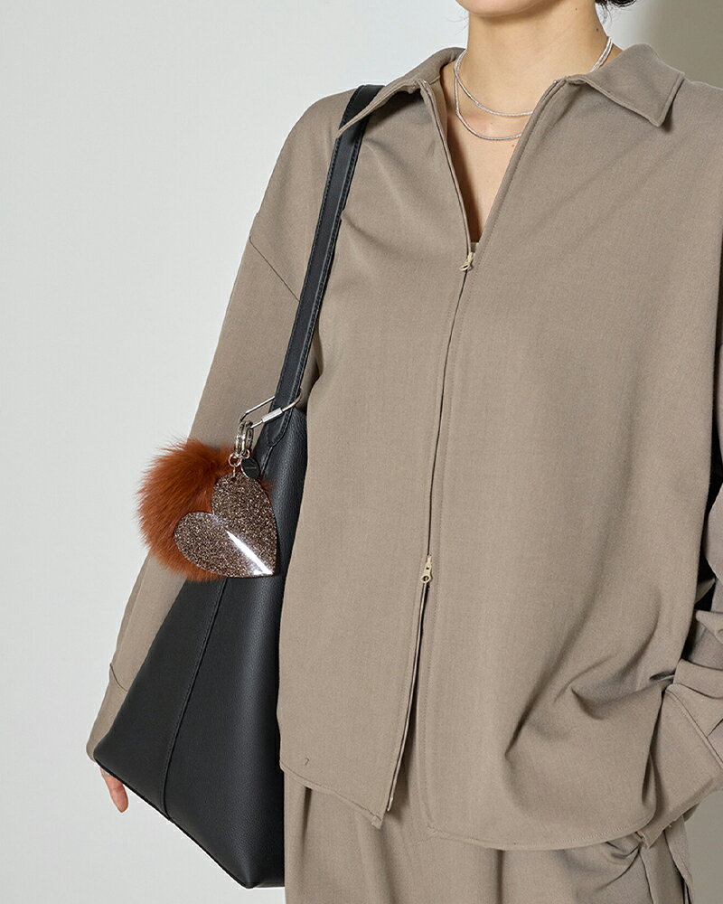 エリナストアの【予約受付中】CHIGNON シニヨン FOXファー＆BIGハートキーチャーム 0065-460sh※10月上旬～入荷予定｜アングル3